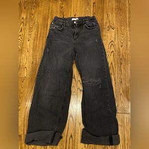 These are black/dark gray jeans from Zara. They are size 13-14/164 cm!